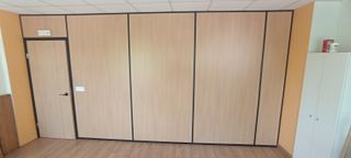 Tabique divisorio oficina madera y metal