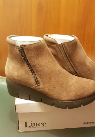 Botines de serraje color marrón