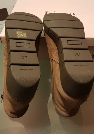 Botines de serraje color marrón