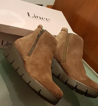 Botines de serraje color marrón