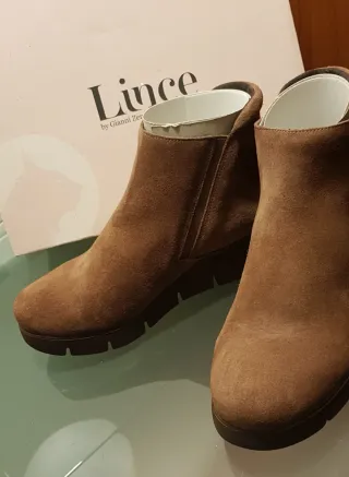 Botines de serraje color marrón