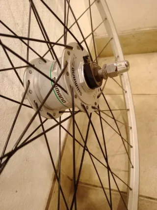 Rueda Delantera Bicicleta con Dinamo