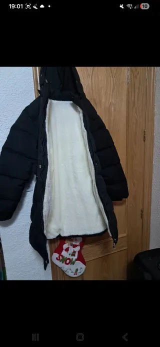 Chaqueta larga negra con cinturón