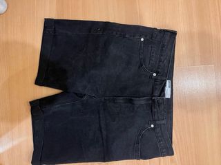 Pantalón corto negro