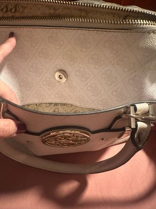 Bolso Guess Beige-Blanco y Dorado