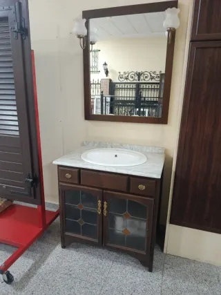 Mueble lavabo rústico con espejo y lavabo