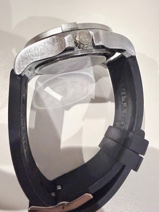 Reloj Breitling Negro y Plateado.