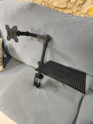 Supporto per computer e TV con morsetto