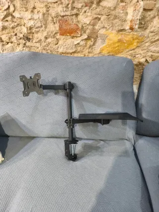 Supporto per computer e TV con morsetto