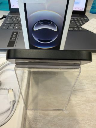 iPhone 16e 128GB con solo 4 cargas !!!!!