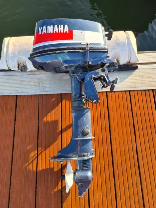 Motor fueraborda Yamaha 4 CV