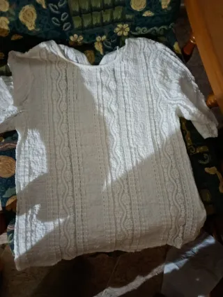 Blusa Cortefiel bordada blanca