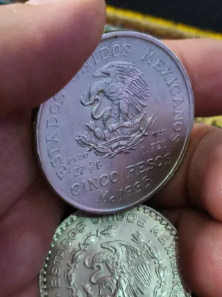 Dos Monedas de Plata Mejico 5 y 1 peso.