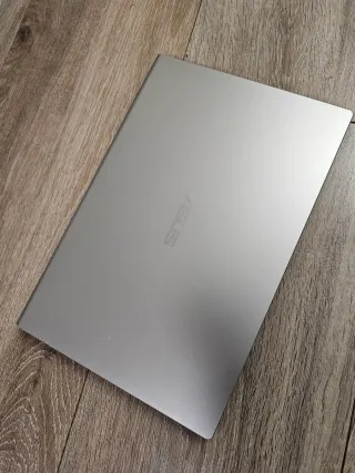 Portátil ASUS Vivobook F415EA