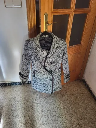 Traje de chaqueta y pantalón negro