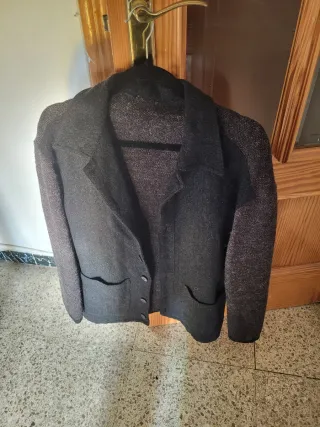 Traje de chaqueta y pantalón negro