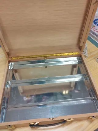 Caja de madera para pinturas marca MIR