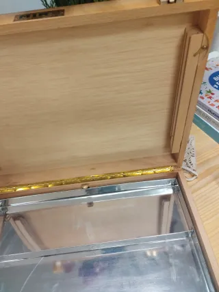 Caja de madera para pinturas marca MIR
