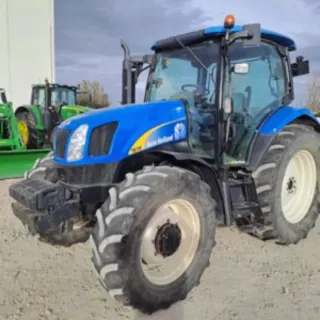 Tractor New Holland Azul