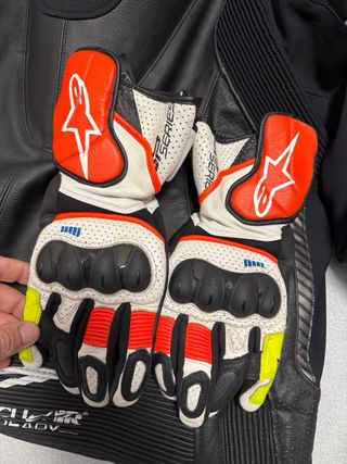 Chaqueta Alpinestars Moto Negra y Blanca + guantes
