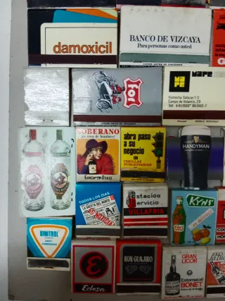 38 cajas de cerillas antiguas variadas