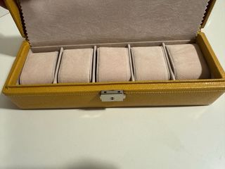 Porta orologi in pelle gialla