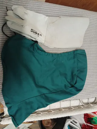 2 Monja y un par Guantes Soldador
