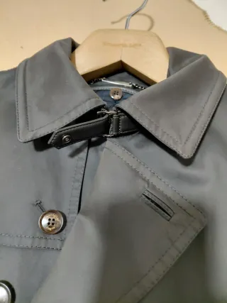 Gabardina hombre con chaleco gris