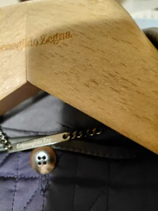 Gabardina hombre con chaleco gris