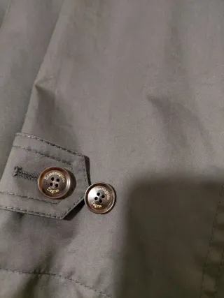 Gabardina hombre con chaleco gris