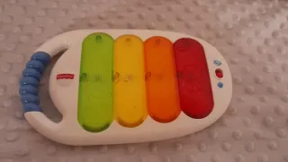 Lote de juguetes para bebé a partir de 6/9 meses.