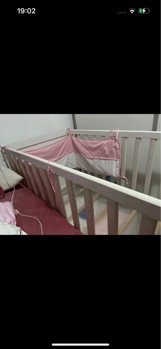 Cuna blanca de madera