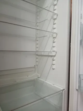 Nevera vertical blanco