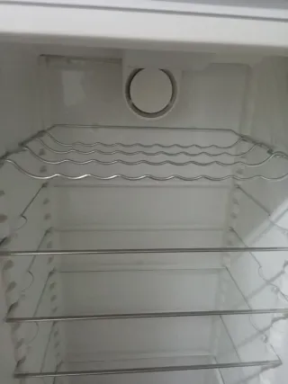 Nevera vertical blanco