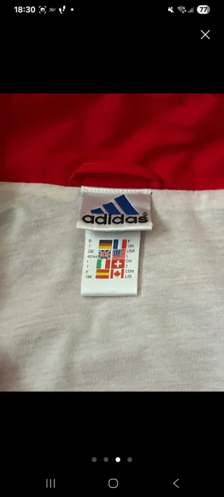 Chaqueta Adidas Traksuit Roja y Azul,