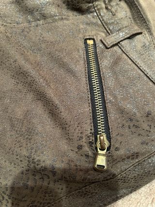 Pantalón efecto piel serpiente Zara T.38