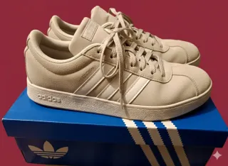 Zapatillas Adidas Beige y Blanco