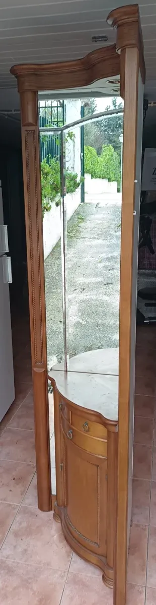 Mueble de esquina con espejo y cajones