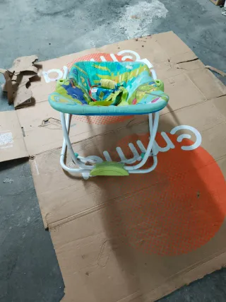 Mecedora bebé con estampado infantil