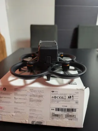 Dron DJI Avata Negro