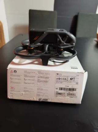 Dron DJI Avata Negro