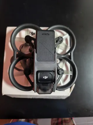 Dron DJI Avata Negro
