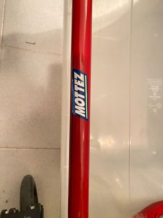 Soporte Pared Bicicleta Cuadro Mottez Rojo