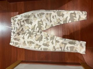 Pantalón Adidas Camuflaje Beige/Blanco