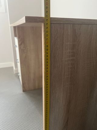 Escritorio con cajones madera y blanco