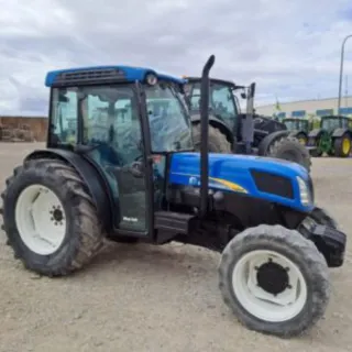 Tractor Azul y Negro