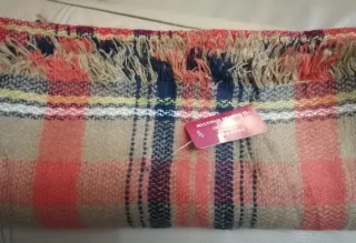 Bufanda cuadros flecos nueva con etiqueta