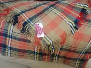 Bufanda cuadros flecos nueva con etiqueta