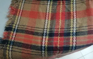 Bufanda cuadros flecos nueva con etiqueta