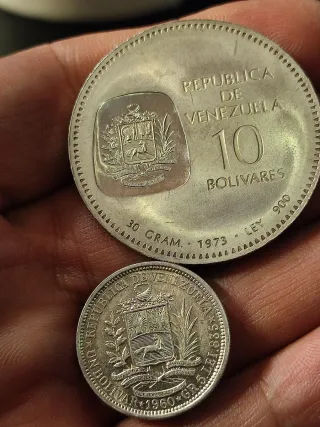 2 Monedas de Plata de  10 y un Bolívar 35,2 gramos